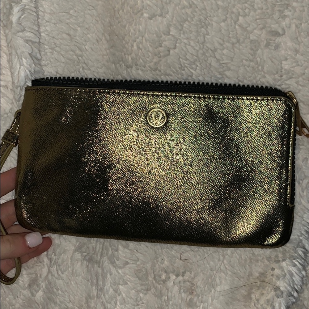 Lululemon double up pouch in gold